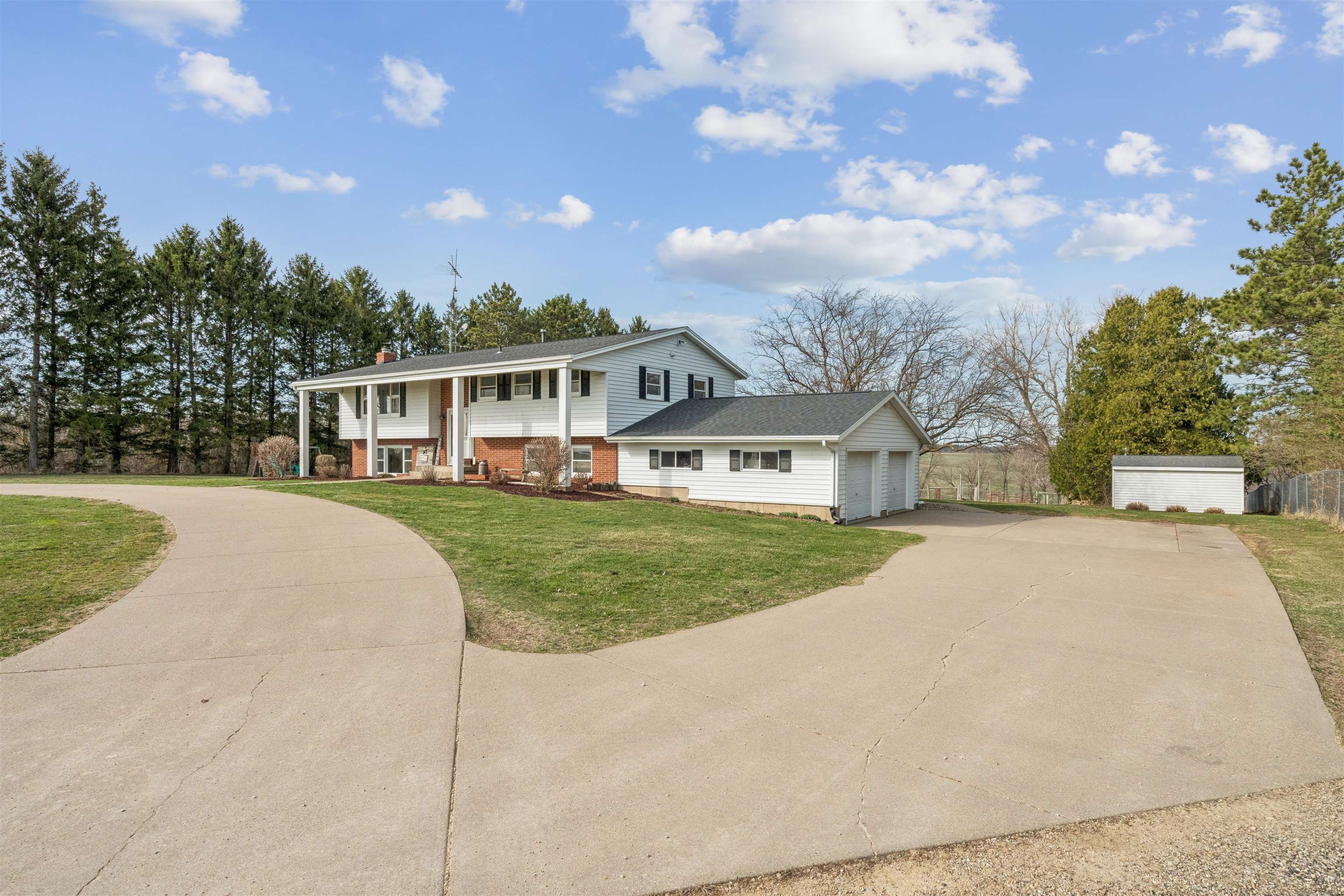 7976 County Road North Platteville, WI 53818 - Photo 5 of 52