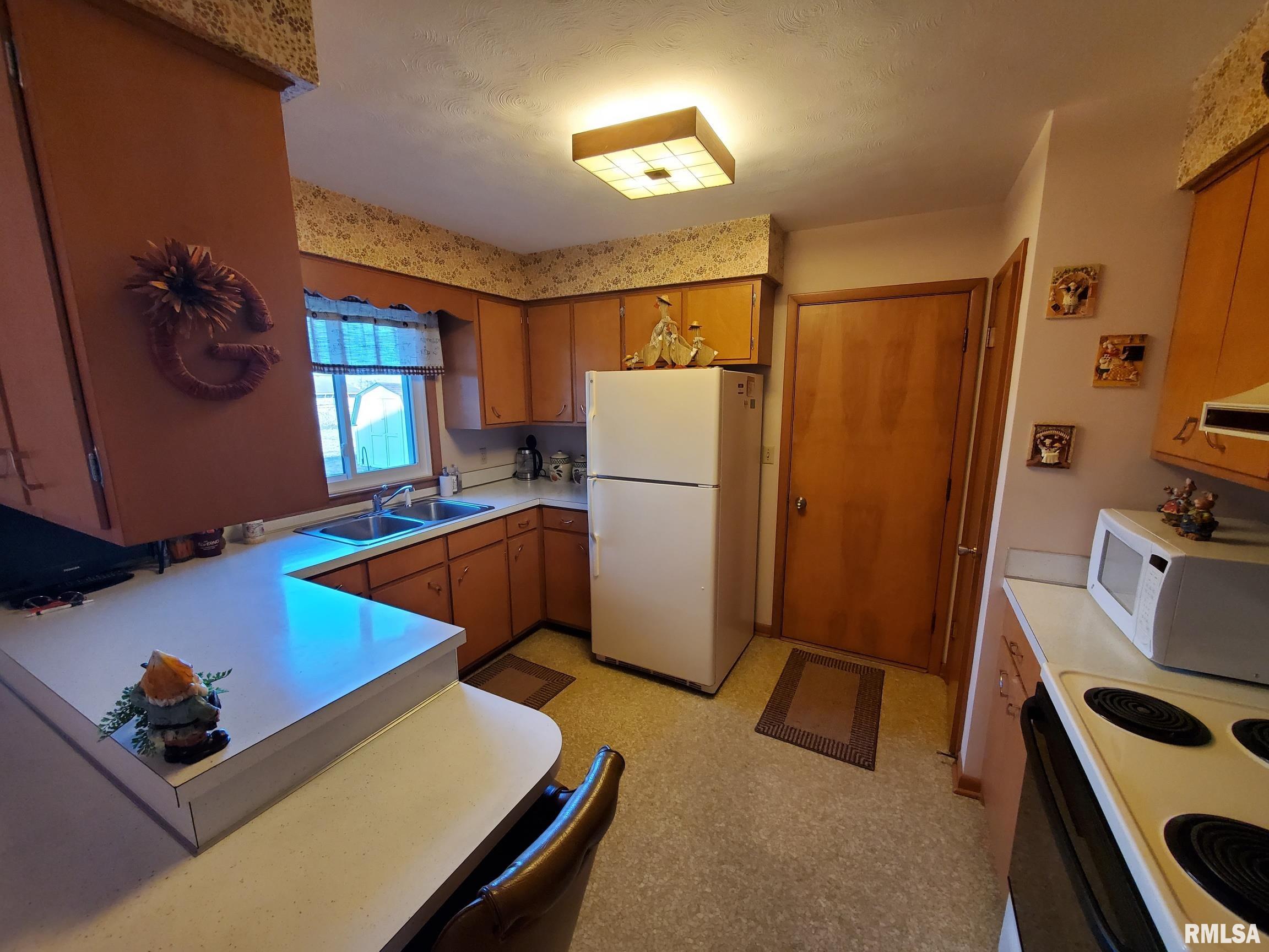 612 Tower Road Clinton, IA 52732 - Photo 8 of 42 Gallery Image 8