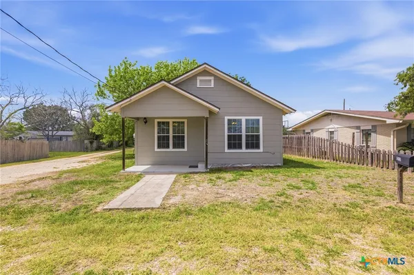 $162,000 | 1406 North Clinton Street, Cuero, TX 77954