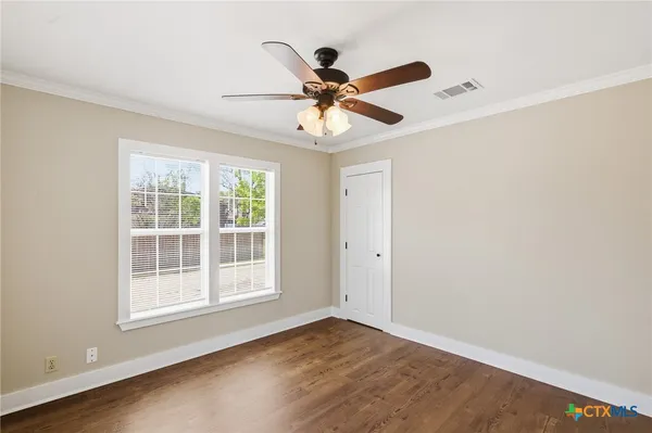 $162,000 | 1406 North Clinton Street, Cuero, TX 77954