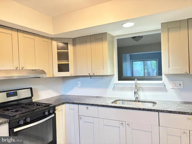 $210,000 | 12 Villanova Court, Sicklerville, NJ 08081