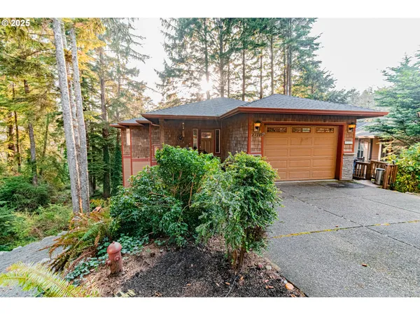 $625,000 | 2278 Northeast Hotspur Lane, Lincoln City, OR 97367