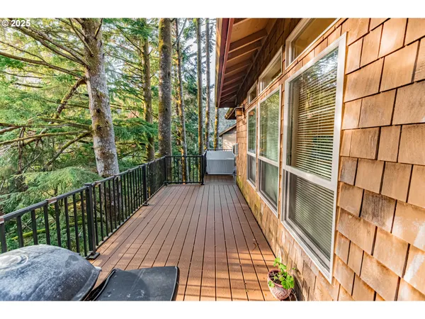 $625,000 | 2278 Northeast Hotspur Lane, Lincoln City, OR 97367