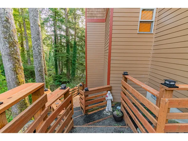 $625,000 | 2278 Northeast Hotspur Lane, Lincoln City, OR 97367