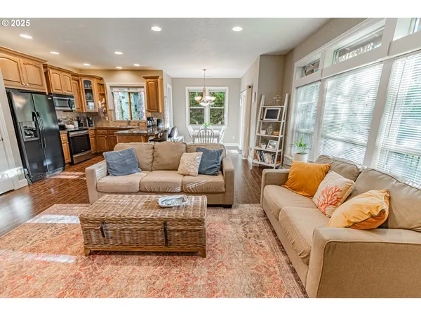 $625,000 | 2278 Northeast Hotspur Lane, Lincoln City, OR 97367