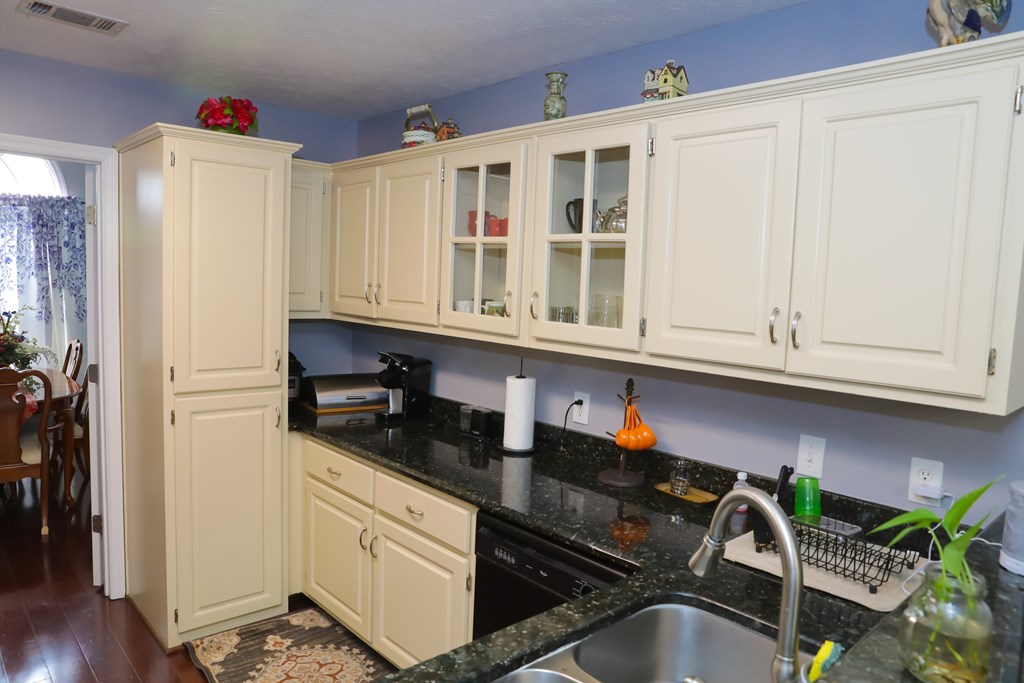 8001 Ridgewood Court Columbus, GA 31909 - Photo 12 of 50 Gallery Image 12