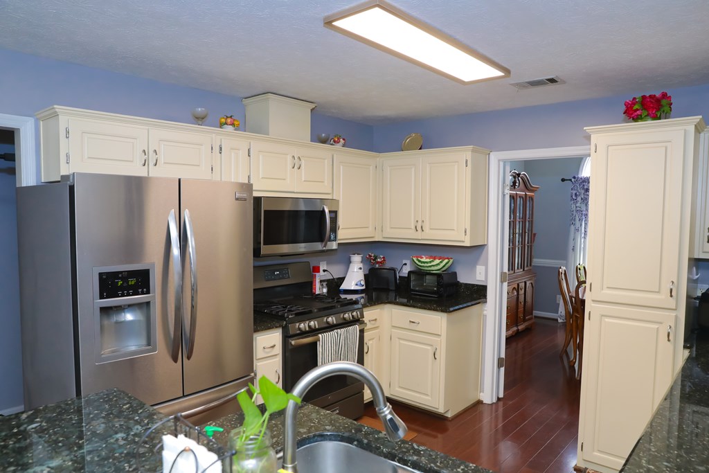 8001 Ridgewood Court Columbus, GA 31909 - Photo 15 of 50 Gallery Image 15