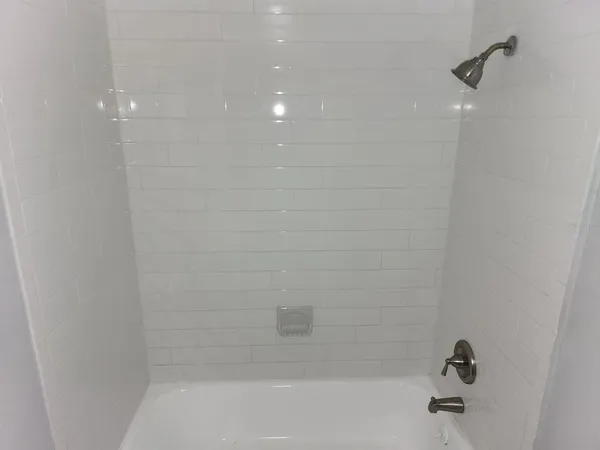 $1,195 | 101 North Fernwood Avenue, Unit 1, Clearwater, FL 33765