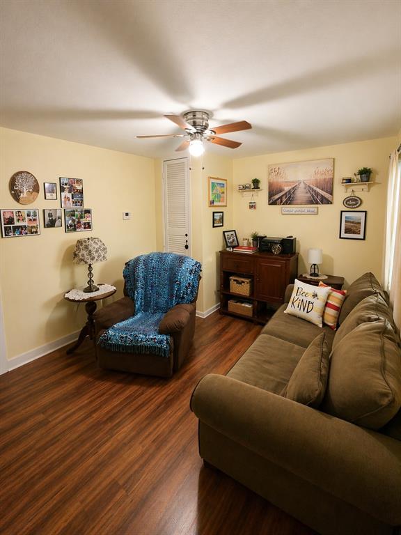 203 Stroud Street Cleburne, TX 76033 - Photo 2 of 19