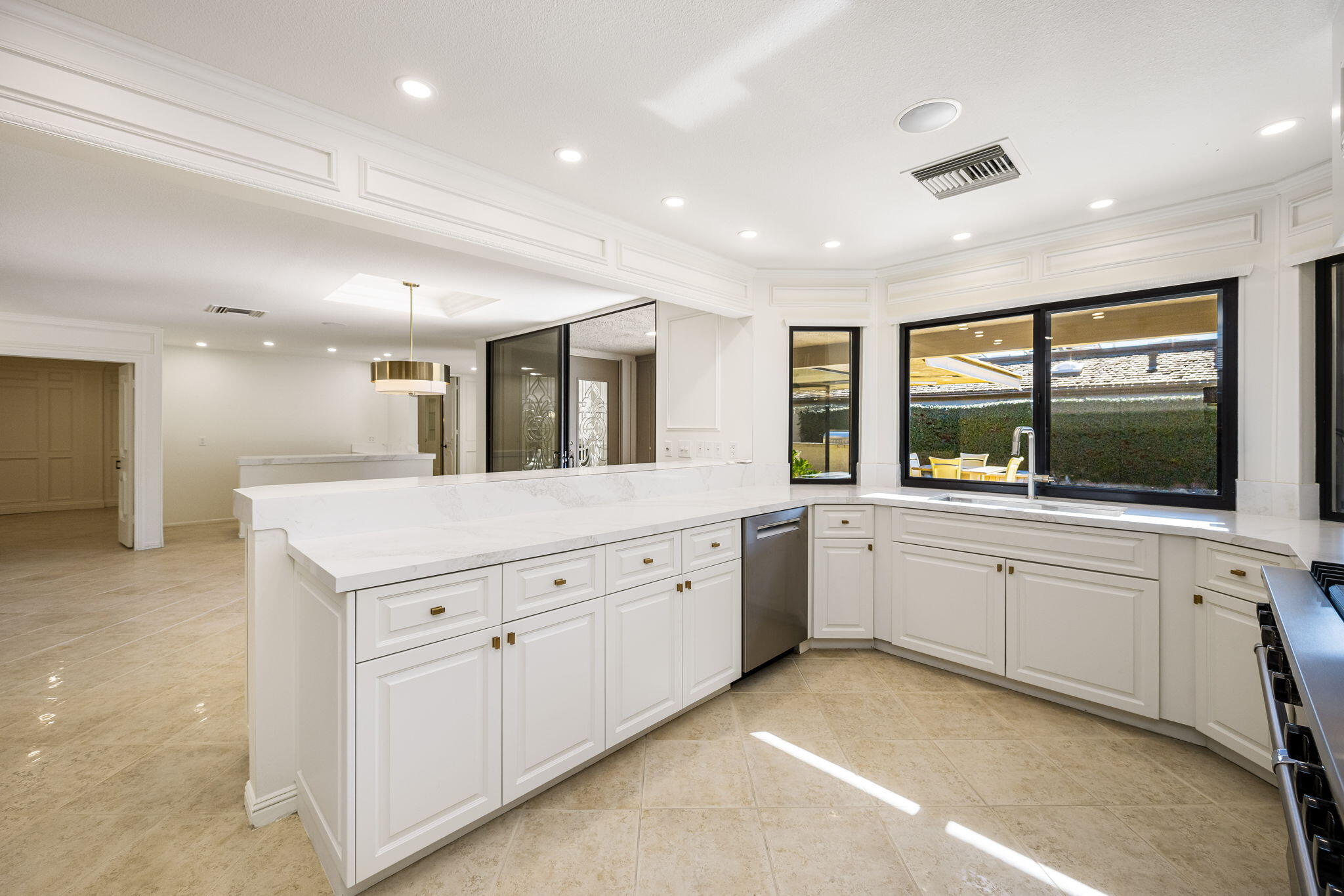146 Yale Drive Rancho Mirage, CA 92270 - Photo 16 of 63 Kitchen Looking into Breakfast Nook