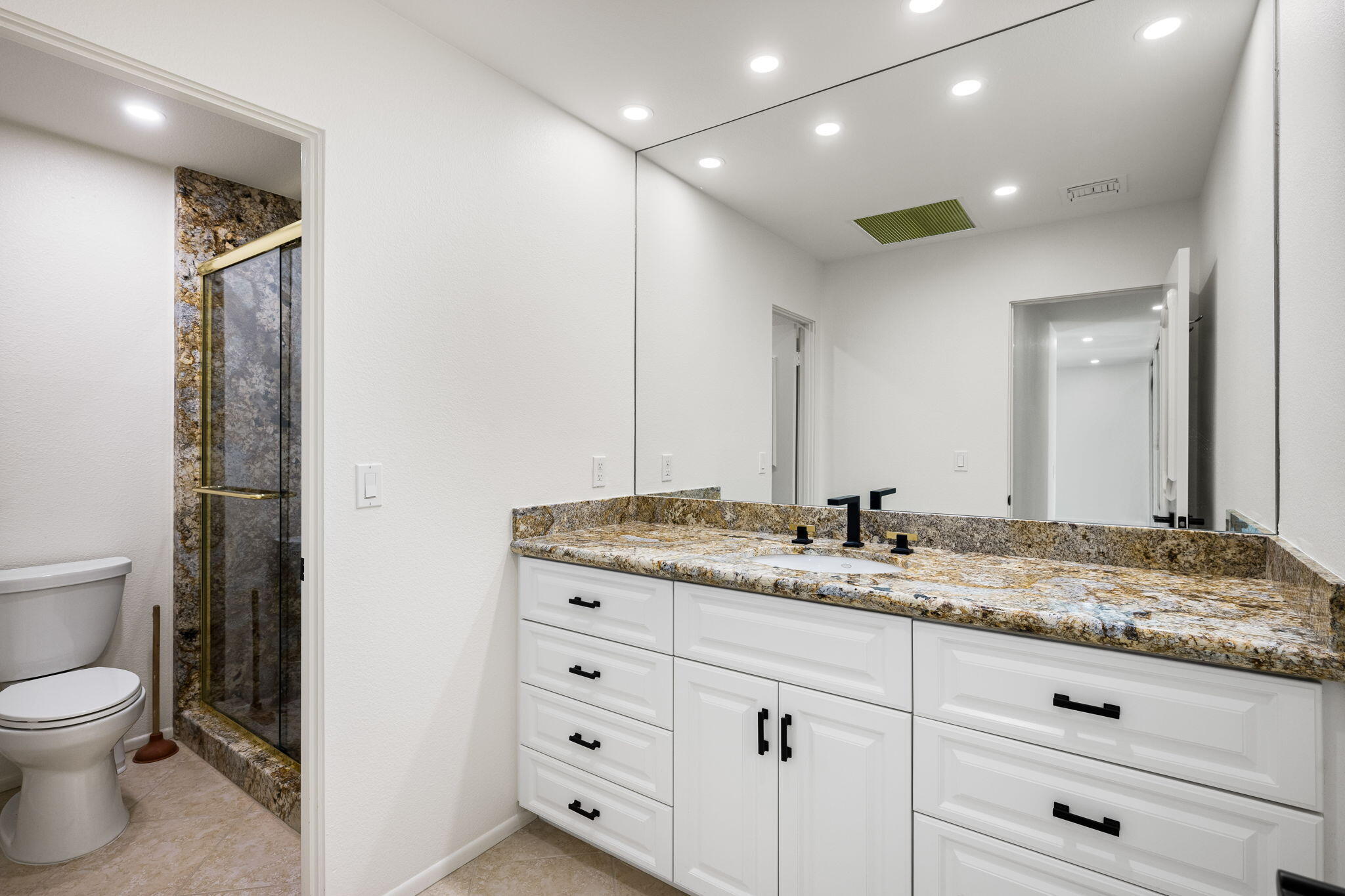 146 Yale Drive Rancho Mirage, CA 92270 - Photo 35 of 63 Guest Bathroom 1