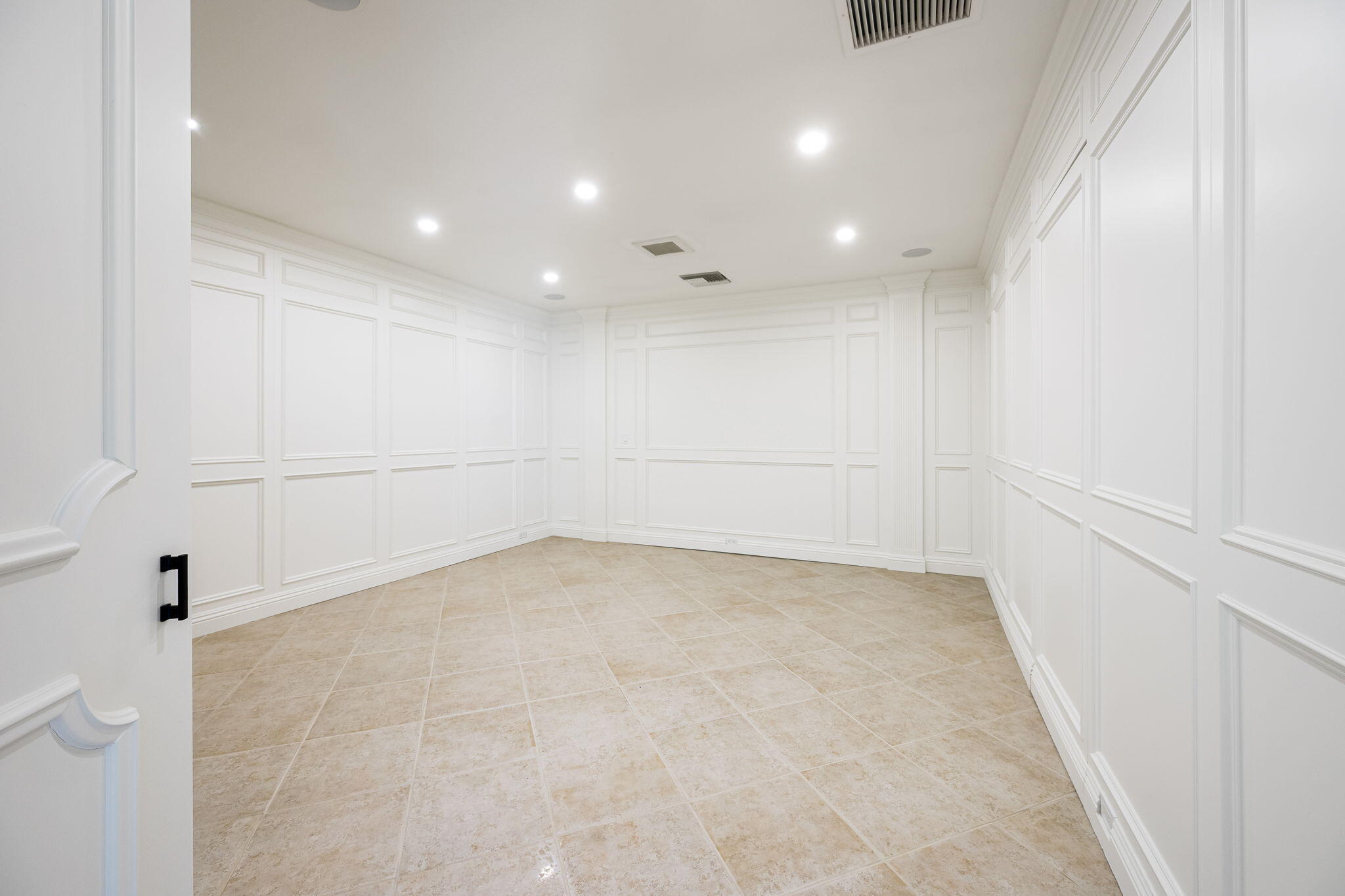 146 Yale Drive Rancho Mirage, CA 92270 - Photo 44 of 63 a view of an empty room