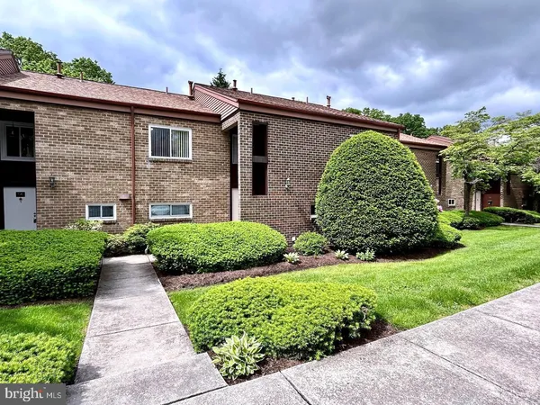 $230,000 | 15 Campbell Place, Camp Hill, PA 17011