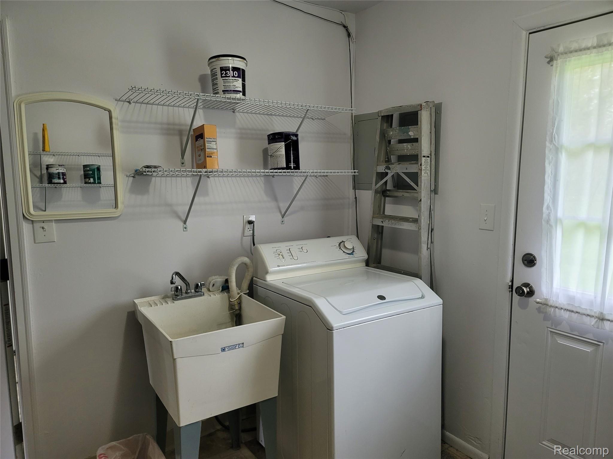 19 Maplecrest Drive, Unit 21 Howell, MI 48843 - Photo 19 of 20 20220505_150238.jpg