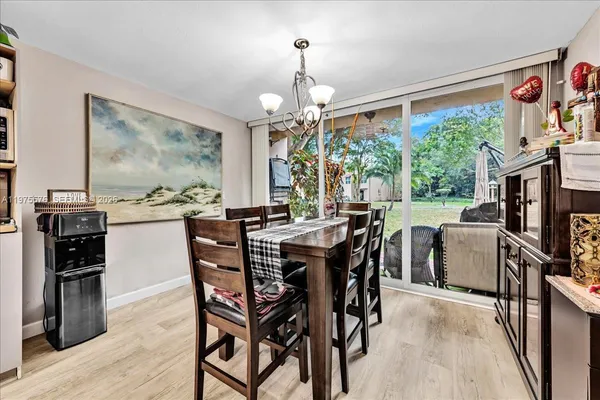 $2,850 | 9410 Live Oak Place, Unit 110, Davie, FL 33324