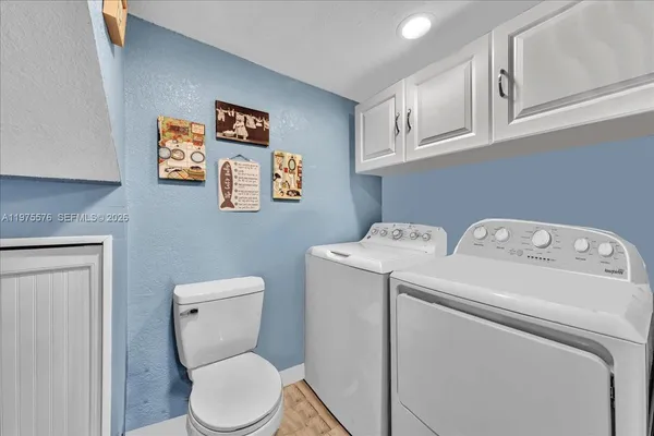 $2,850 | 9410 Live Oak Place, Unit 110, Davie, FL 33324