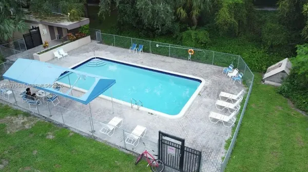 $2,850 | 9410 Live Oak Place, Unit 110, Davie, FL 33324