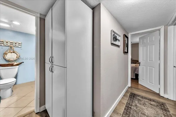 $2,850 | 9410 Live Oak Place, Unit 110, Davie, FL 33324