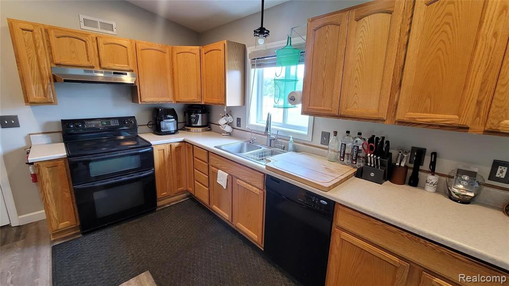 8166 North Bray Road Mount Morris, MI 48458 - Photo 9 of 42