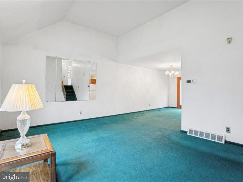 953 Mueller Road Warminster, PA 18974 - Photo 4 of 25 Gallery Image 4