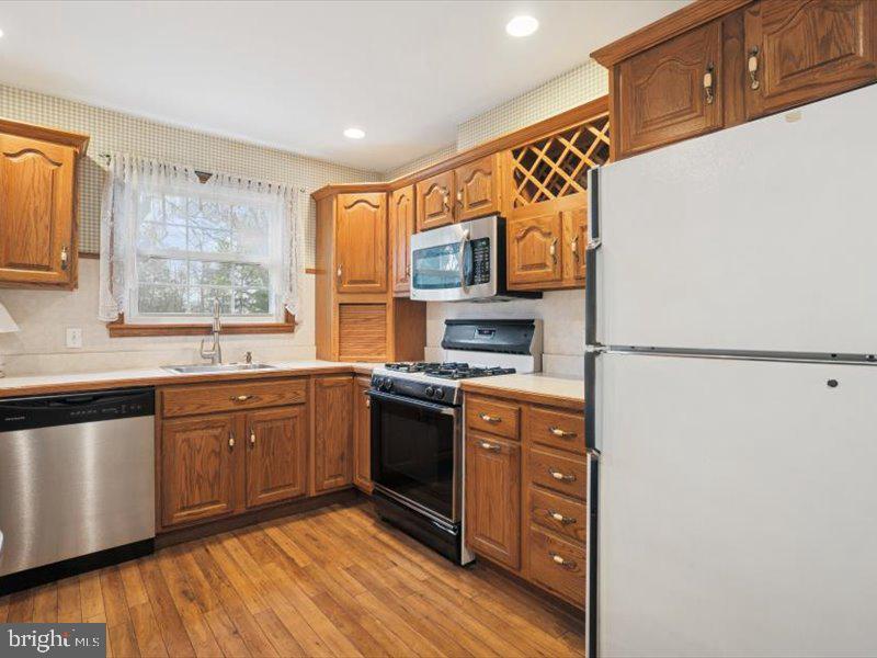 953 Mueller Road Warminster, PA 18974 - Photo 8 of 25 Gallery Image 8