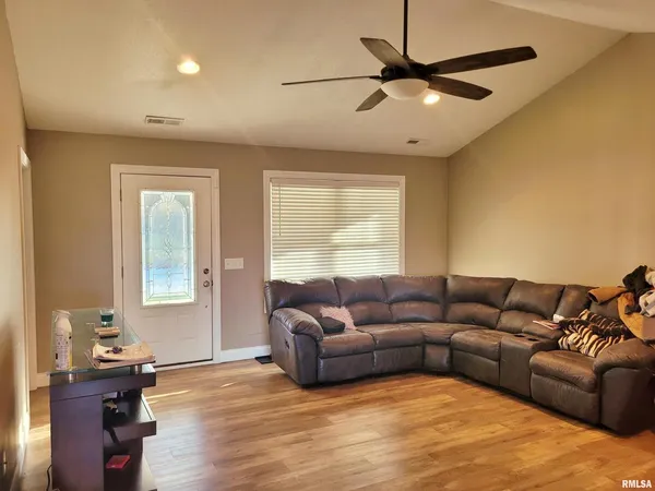 $230,000 | 42 County Line Road, Grand Chain, IL 62941