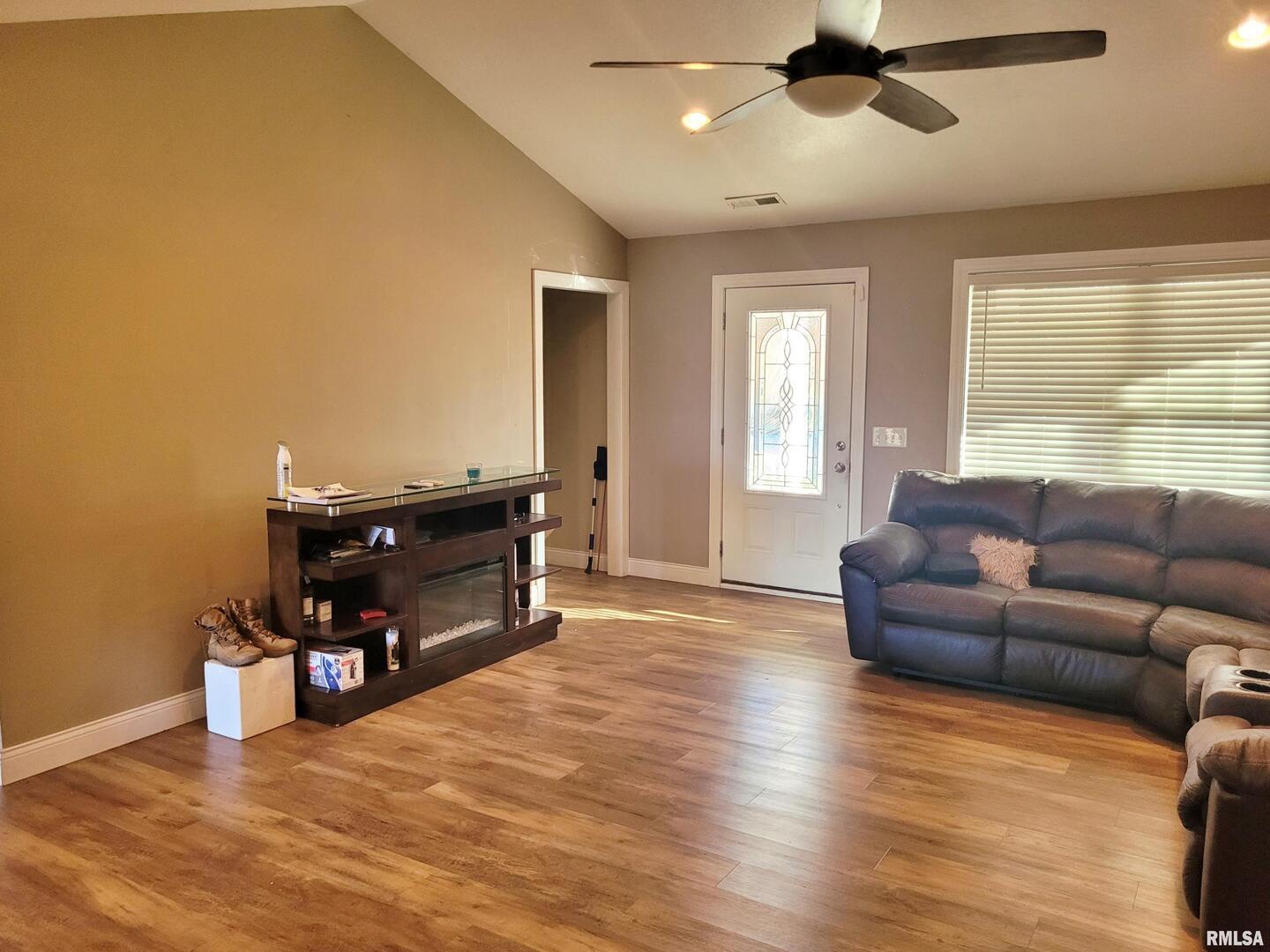 42 County Line Road Grand Chain, IL 62941 - Photo 14 of 40 a living room with furniture and a flat screen tv