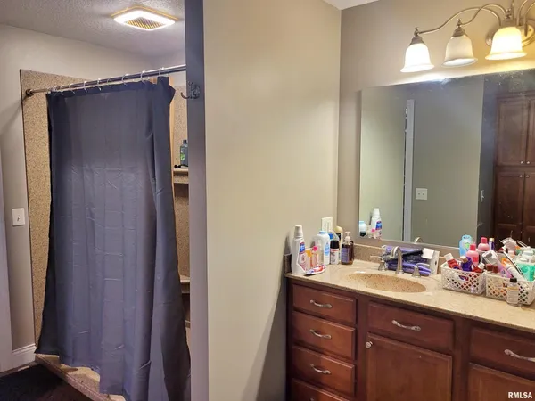 $230,000 | 42 County Line Road, Grand Chain, IL 62941