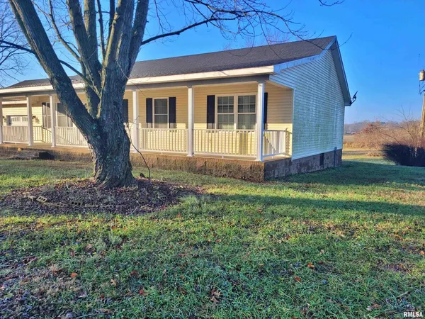 $230,000 | 42 County Line Road, Grand Chain, IL 62941
