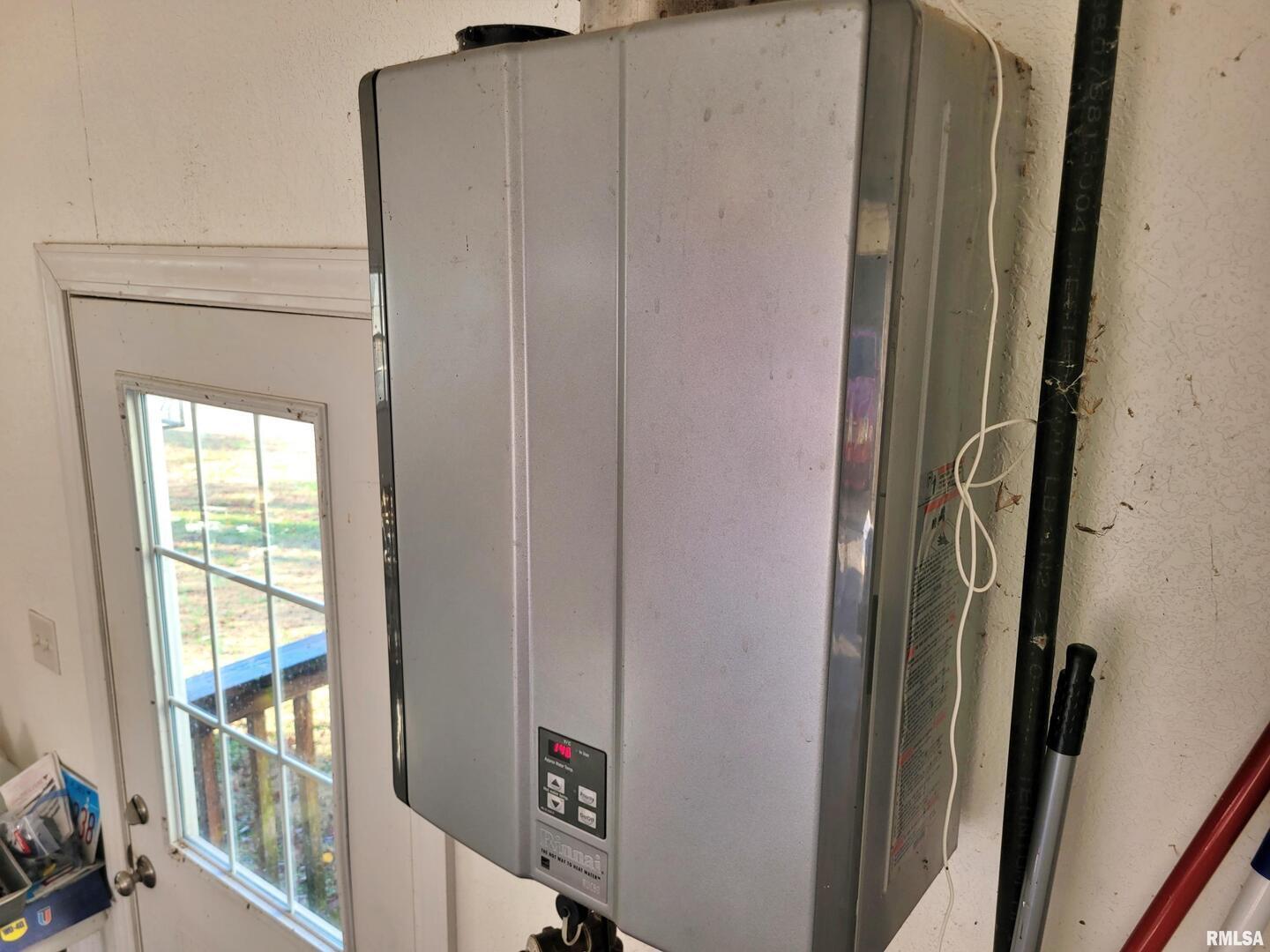 42 County Line Road Grand Chain, IL 62941 - Photo 35 of 40 a view of front door