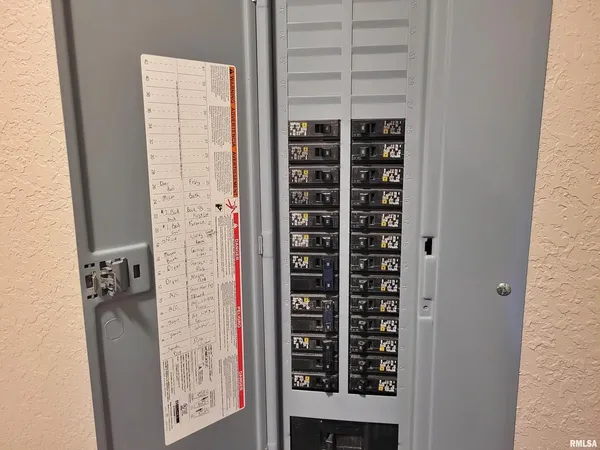 $230,000 | 42 County Line Road, Grand Chain, IL 62941