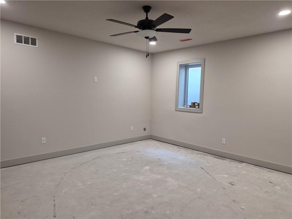 4915 146th Street Basehor, KS 66007 - Photo 12 of 36