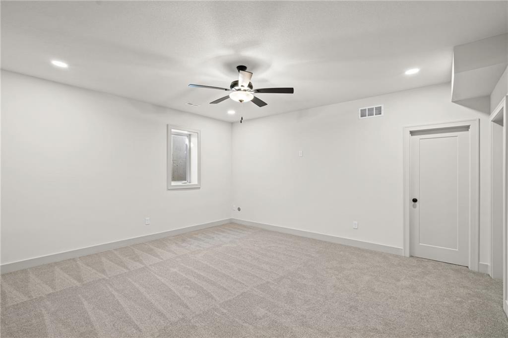 4915 146th Street Basehor, KS 66007 - Photo 38 of 58