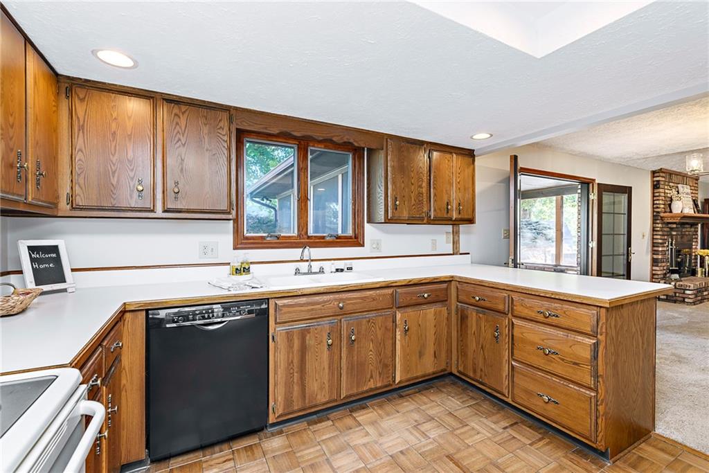 483 Cobblestone Road Avon, IN 46123 - Photo 13 of 21 Gallery Image 13