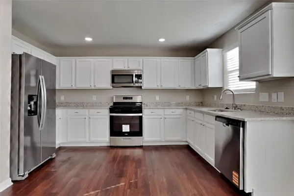 $2,170 | 32126 Willow Creek Park, Conroe, TX 77385