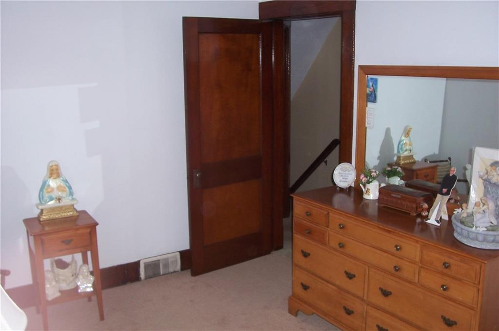 1033 Geyer Road Pittsburgh, PA 15209 - Photo 11 of 23 Gallery Image 11