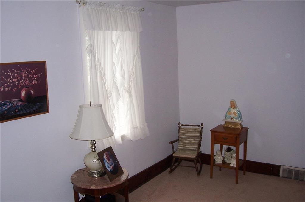 1033 Geyer Road Pittsburgh, PA 15209 - Photo 12 of 23 Gallery Image 12