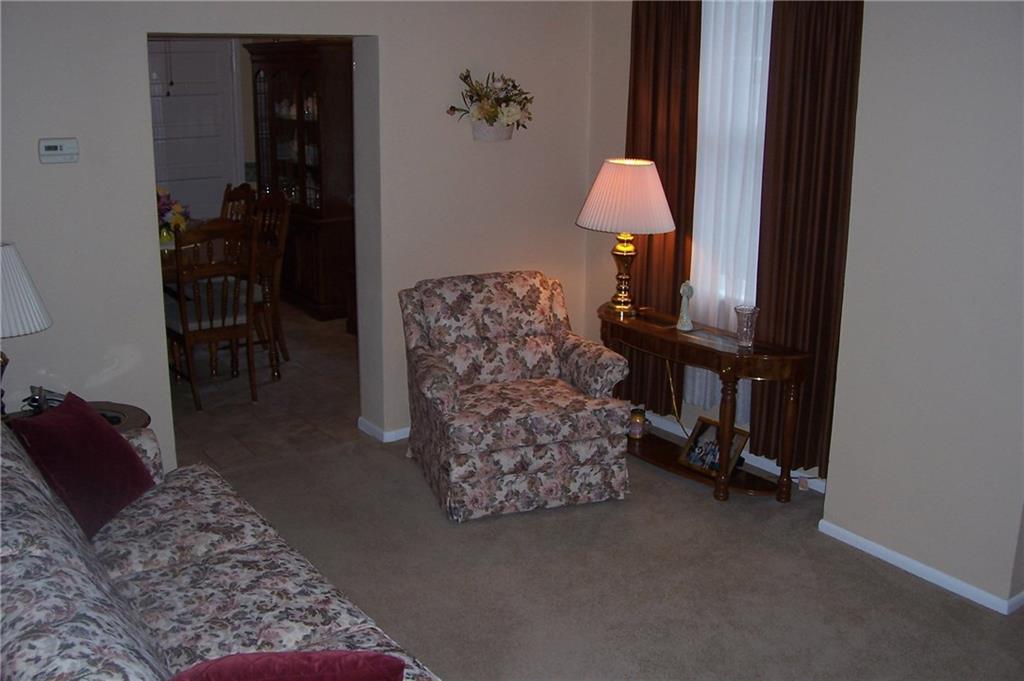 1033 Geyer Road Pittsburgh, PA 15209 - Photo 5 of 23 Gallery Image 5