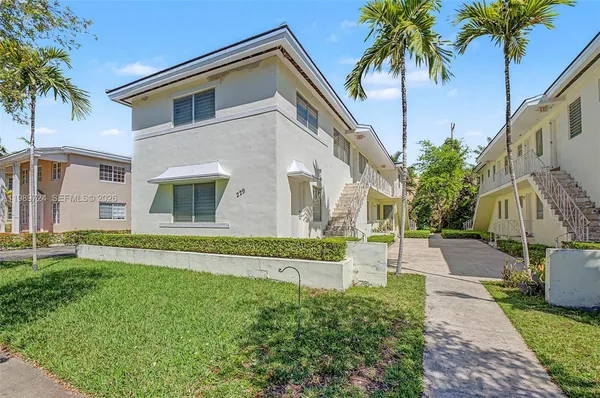 $1,700 | 229 Madeira Avenue, Unit 6, Coral Gables, FL 33134