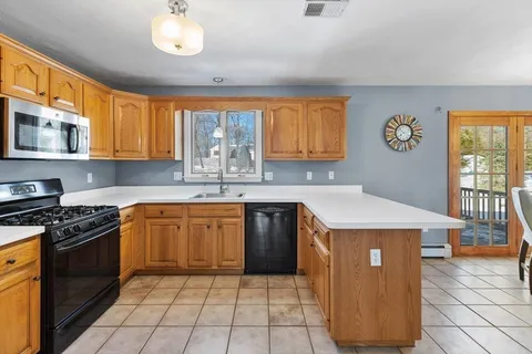 $849,900 | 1 Maura Elizabeth Lane, Foxboro, MA 02035