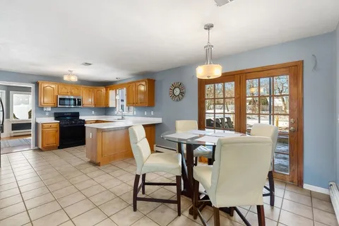 $849,900 | 1 Maura Elizabeth Lane, Foxboro, MA 02035
