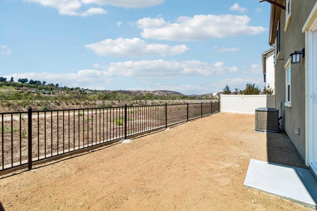 725 Kingbird Loop Oceanside, CA 92058 - Photo 3 of 61 Gallery Image 3
