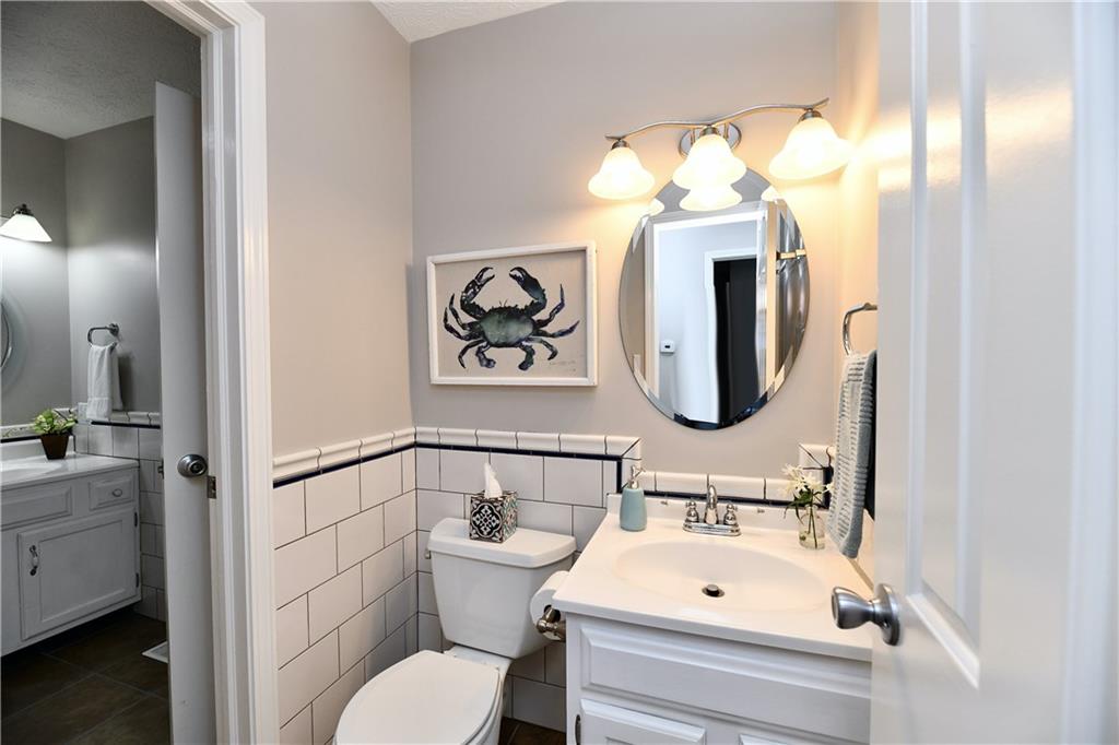 9243 Warwick Road Indianapolis, IN 46240 - Photo 16 of 23
