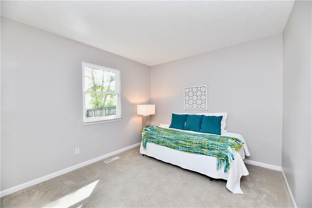 9243 Warwick Road Indianapolis, IN 46240 - Photo 17 of 23