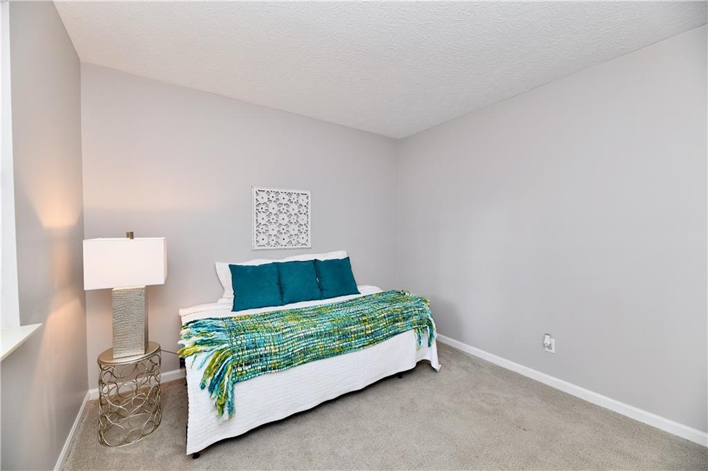 9243 Warwick Road Indianapolis, IN 46240 - Photo 18 of 23
