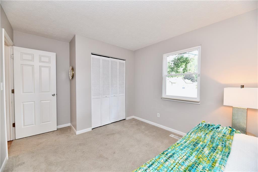 9243 Warwick Road Indianapolis, IN 46240 - Photo 19 of 23