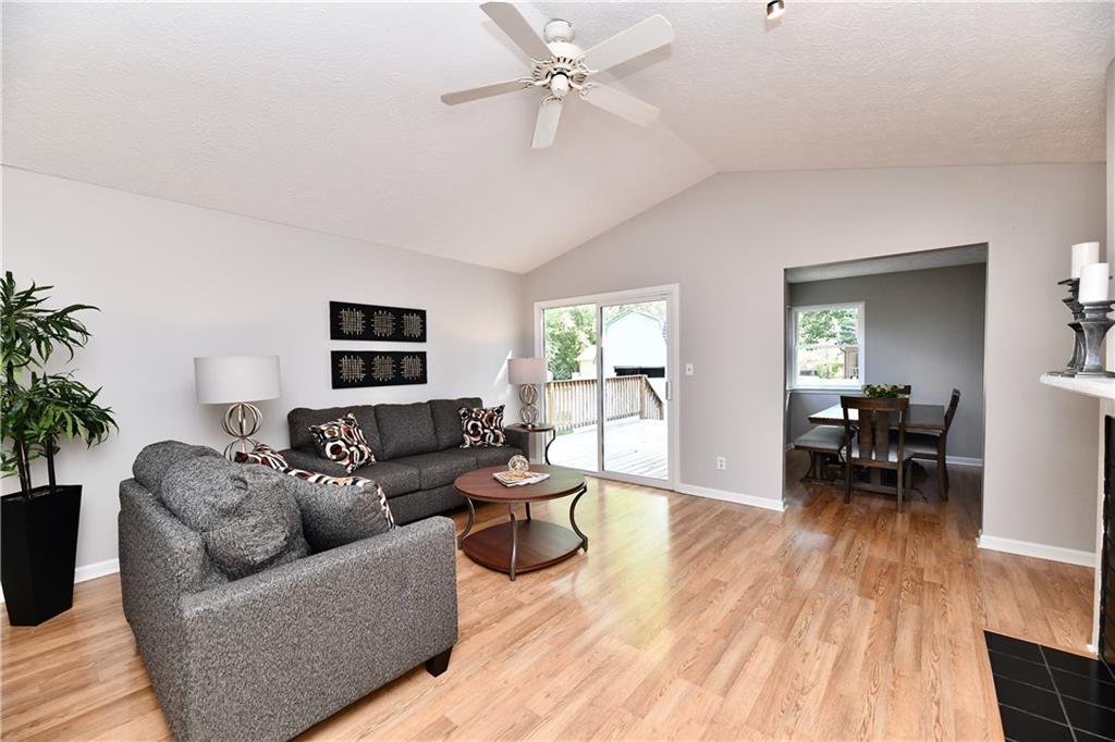 9243 Warwick Road Indianapolis, IN 46240 - Photo 4 of 23