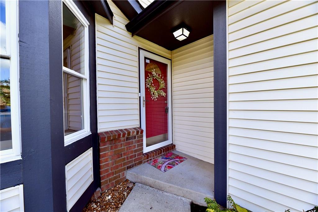 9243 Warwick Road Indianapolis, IN 46240 - Photo 10 of 23