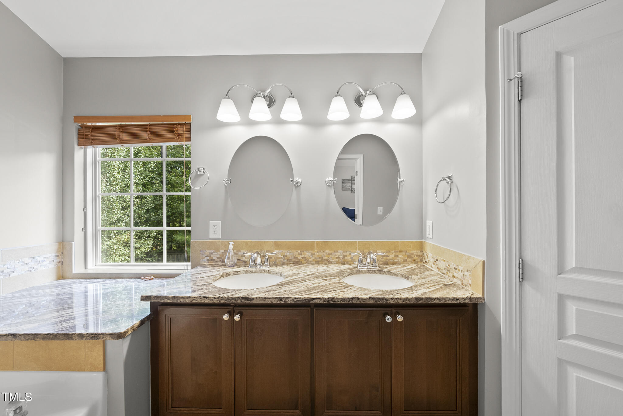 5015 Paperbark Court Durham, NC 27713 - Photo 17 of 38 DSC08575