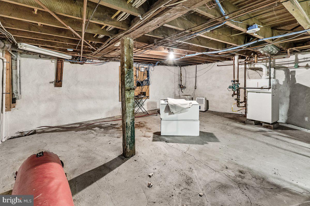 201 East Main Street Fairfield, PA 17320 - Photo 28 of 44 a utility room with dryer and washer